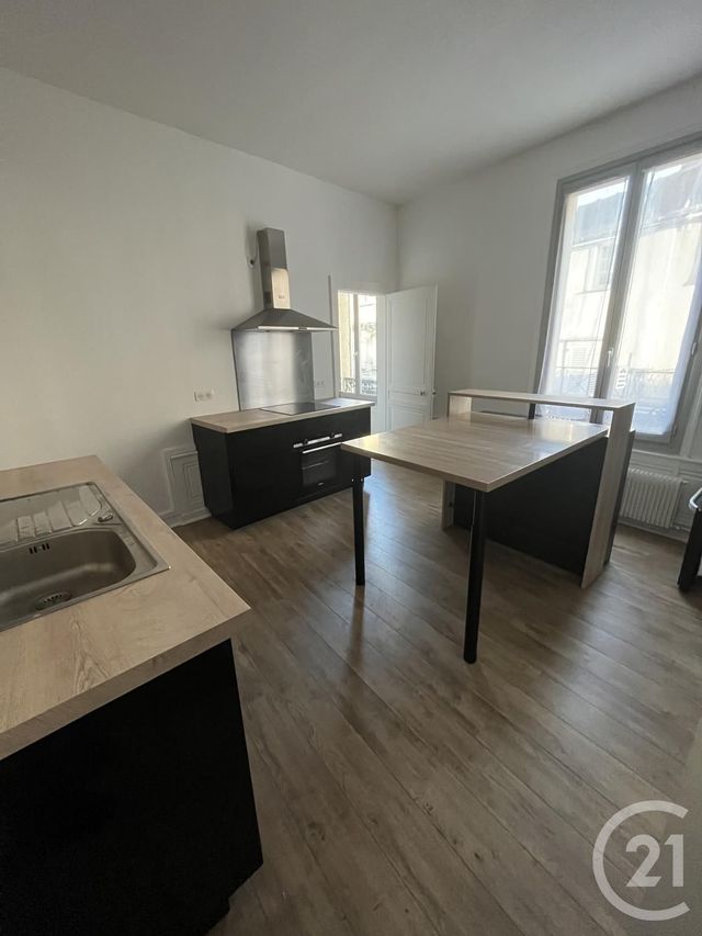 Appartement F4 à louer - 4 pièces - 102.38 m2 - CHARTRES - 28 - CENTRE - Century 21 Maitrejean Immobilier